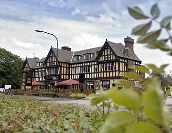 Altrincham Lodge Экстерьер фото