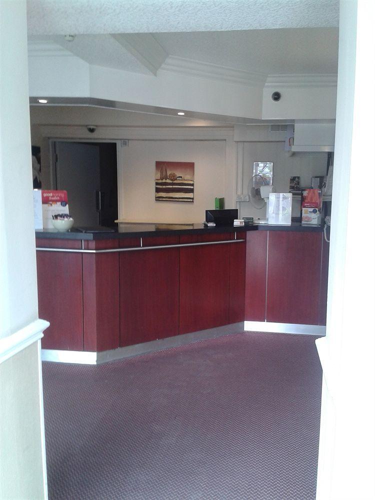 Altrincham Lodge Экстерьер фото