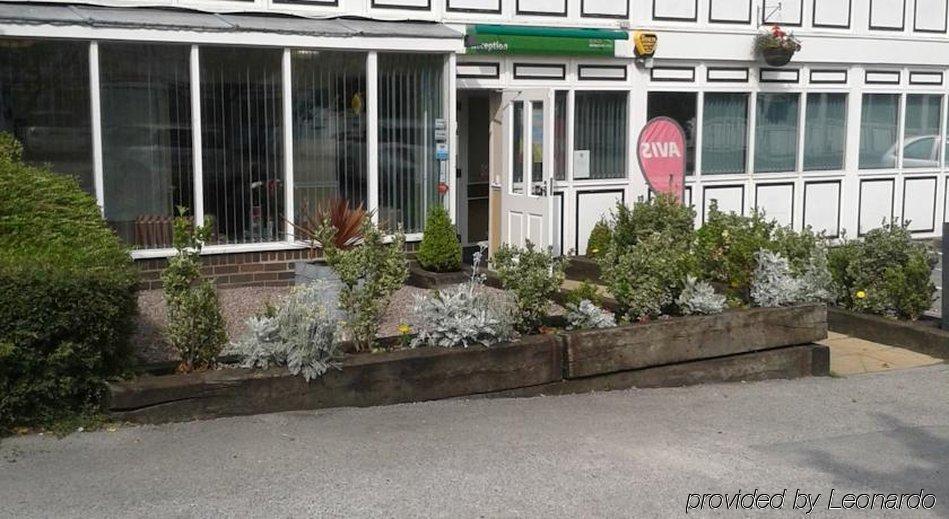 Altrincham Lodge Экстерьер фото