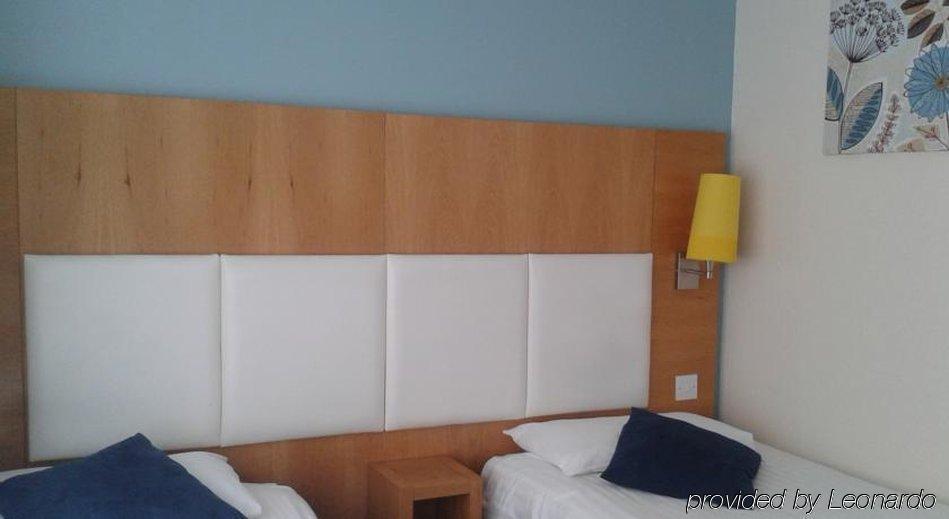 Altrincham Lodge Экстерьер фото